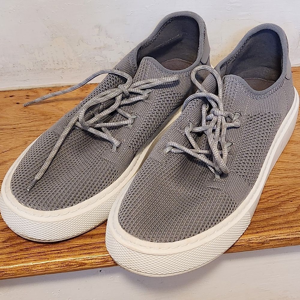 J Slides Gray Knit Size 9 Sneakers